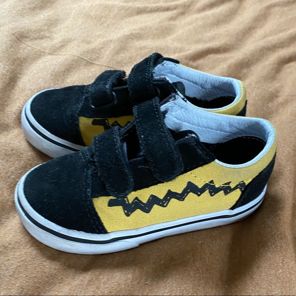 Peanuts Charlie Brown Collection Toddler Vans